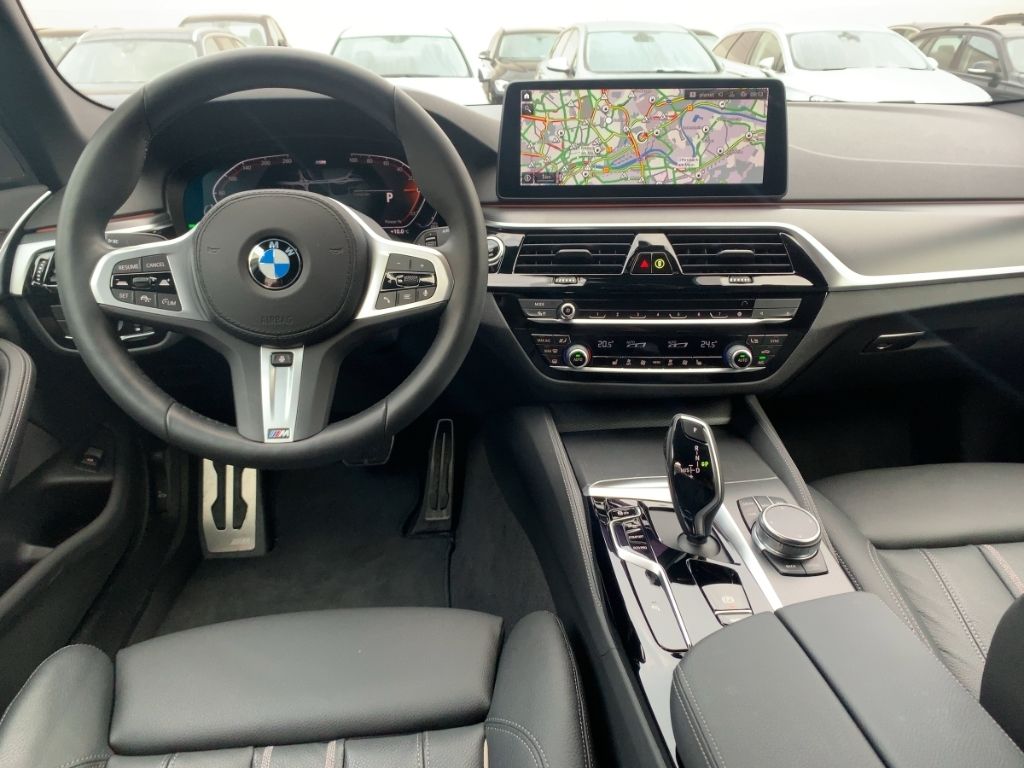 BMW 530d xDrive Mpaket Touring | předváděcí auto skladem | byznys naftové kombi | nákup online| autoibuy